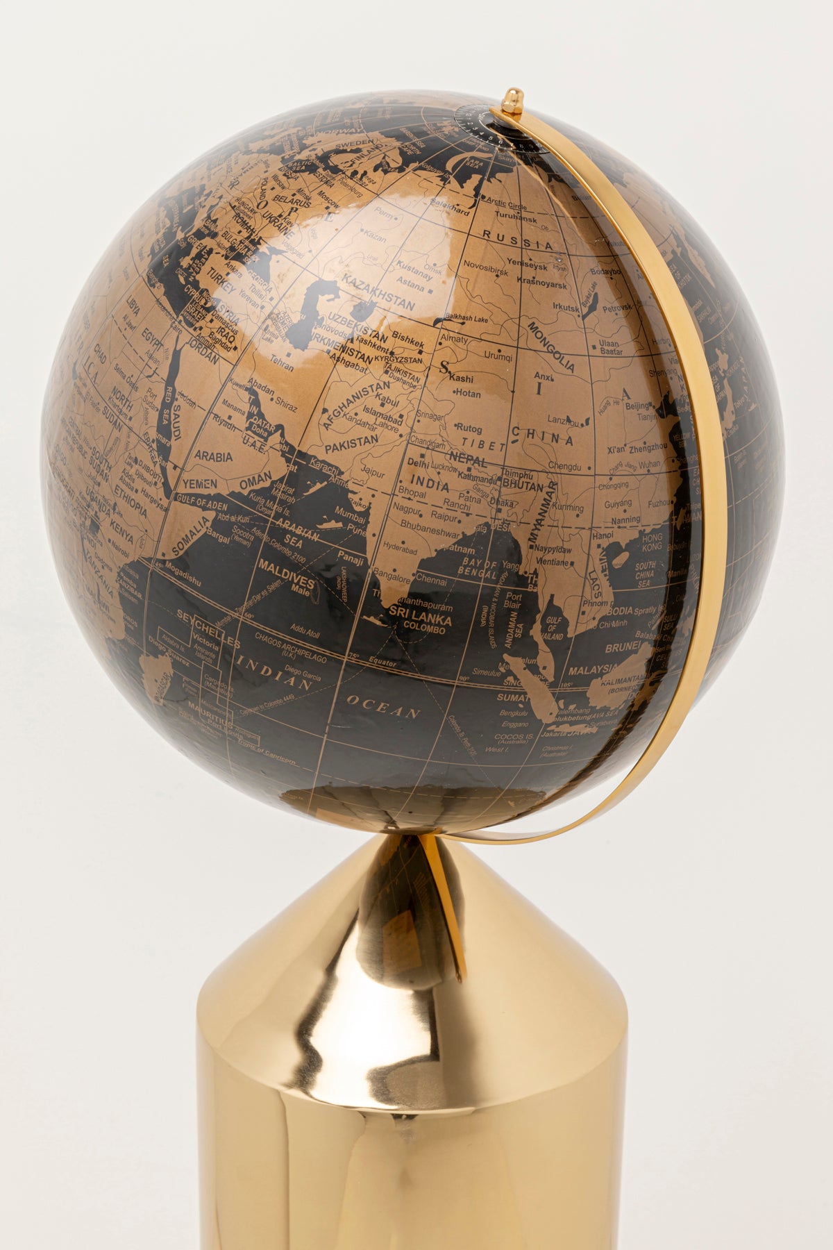 Kare - Deco Object Globe Top Gold 132cm