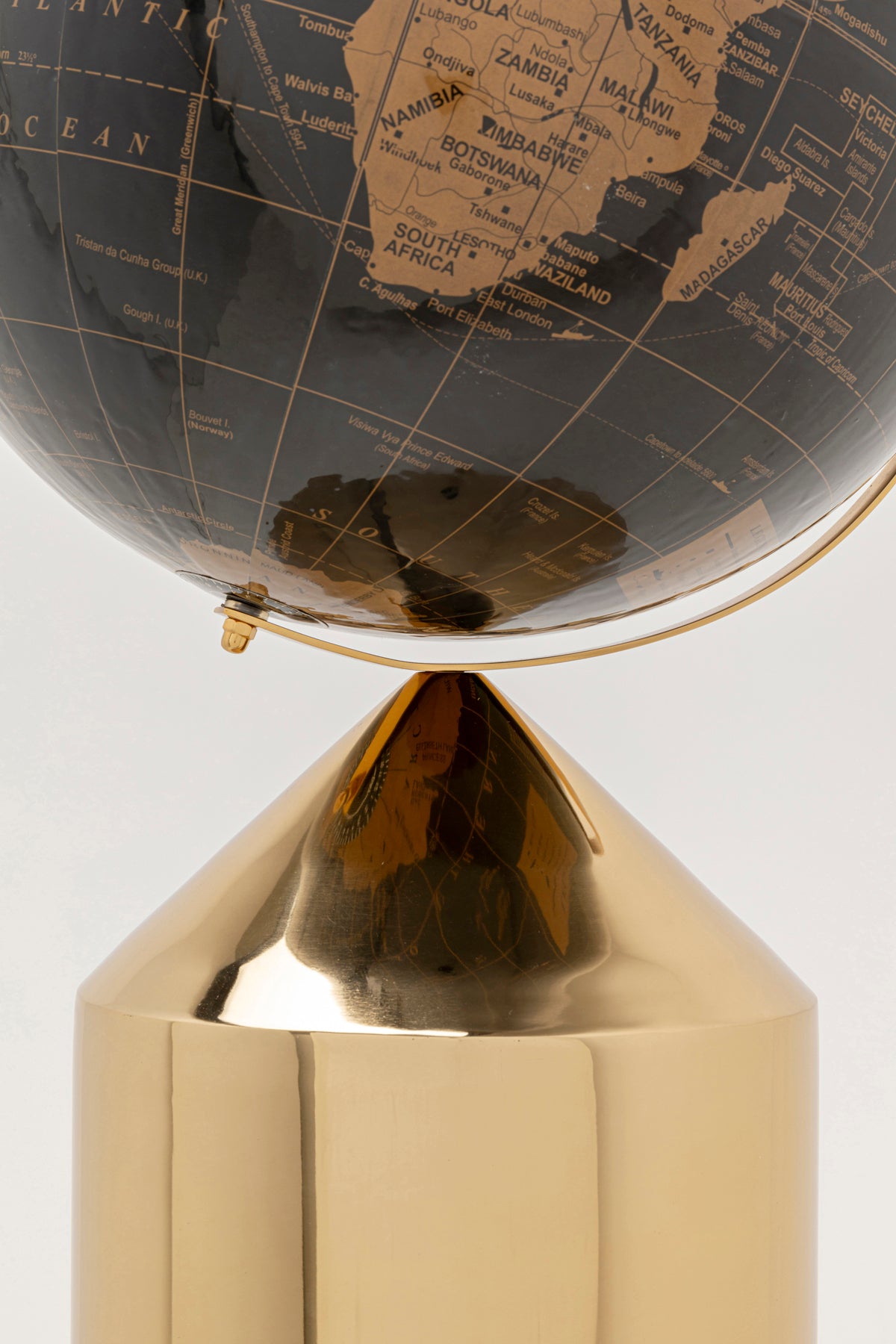 Kare - Deco Object Globe Top Gold 132cm