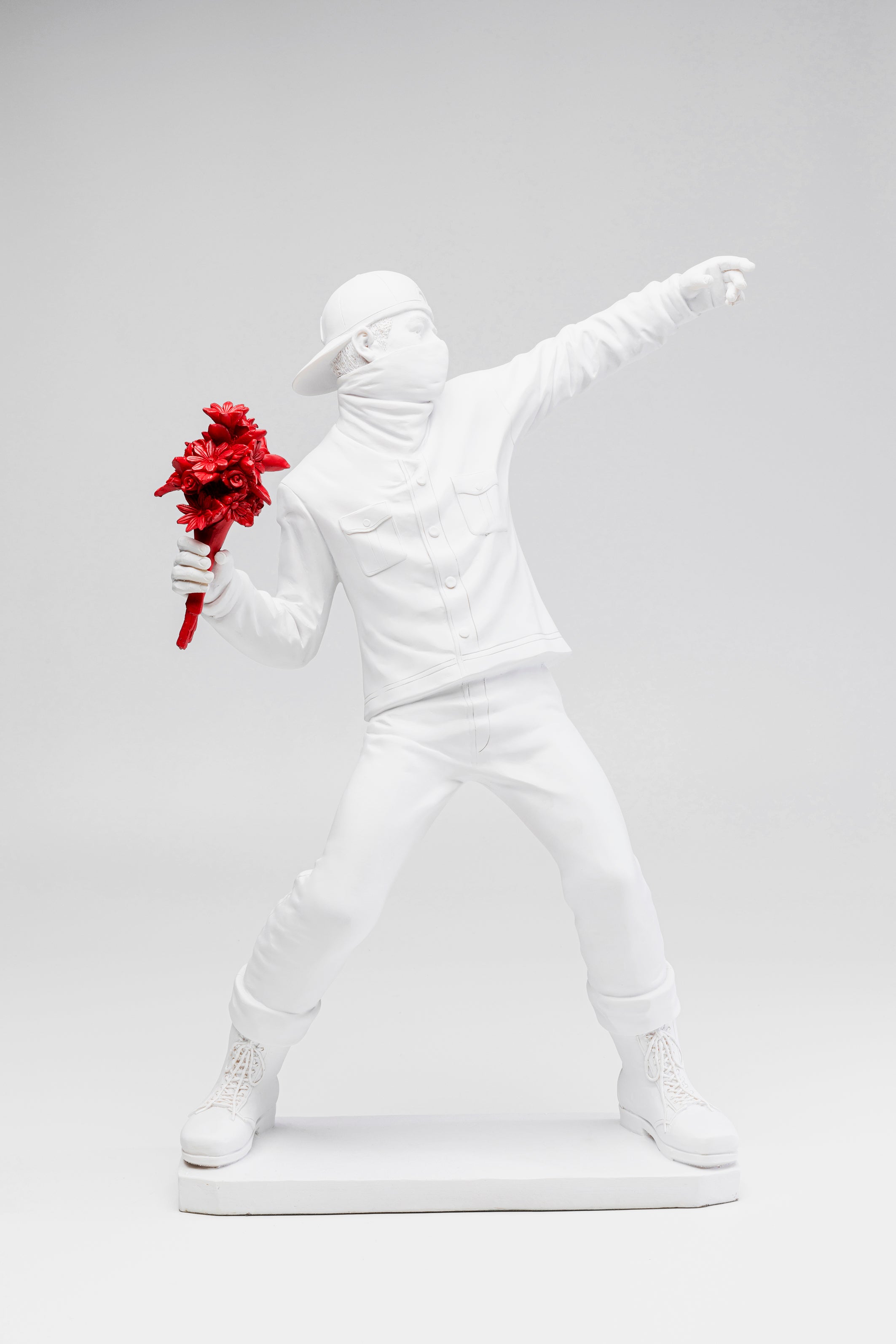 Kare - Deco Figurine Street Art Bouquet White 67cm