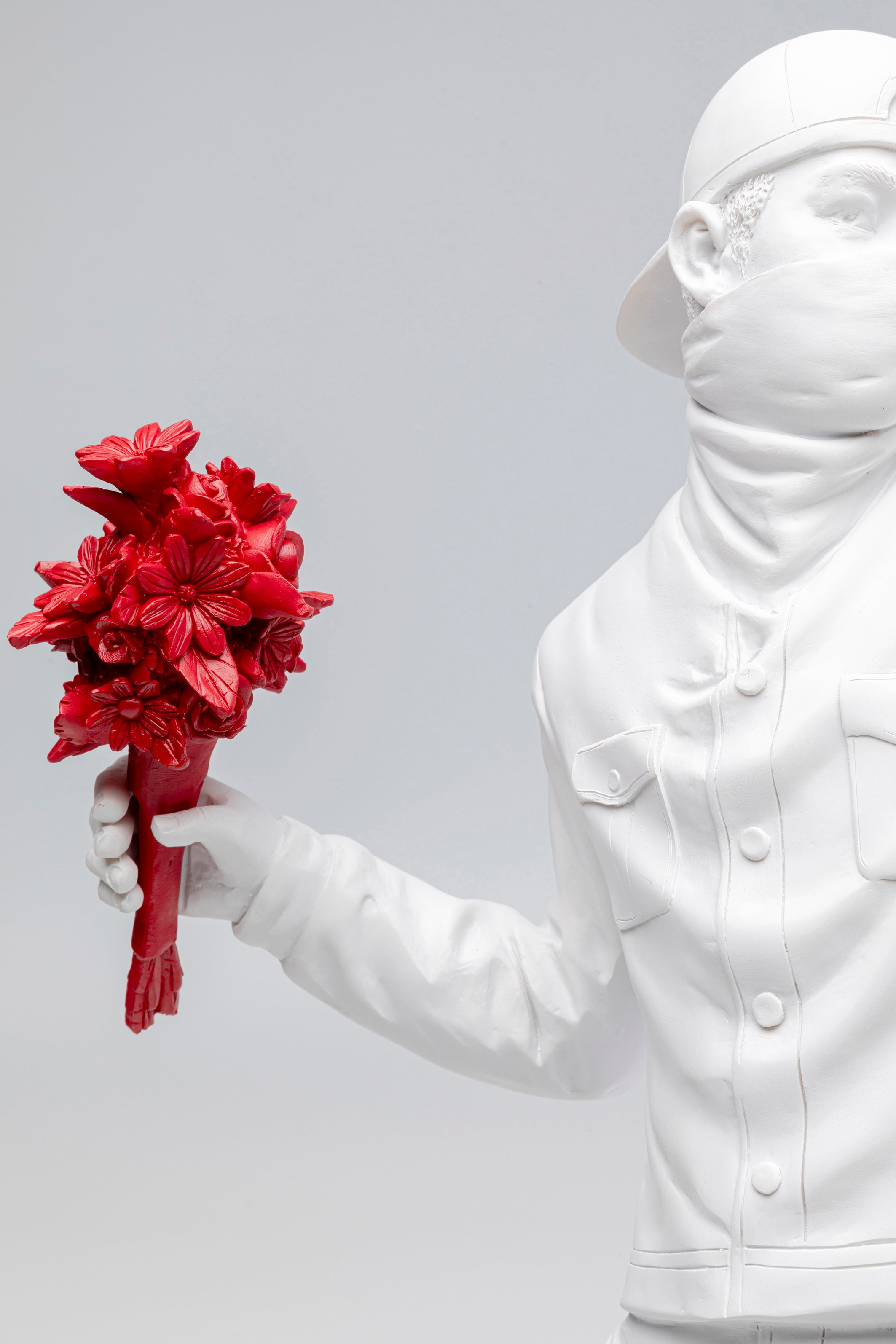 Kare - Deco Figurine Street Art Bouquet White 67cm