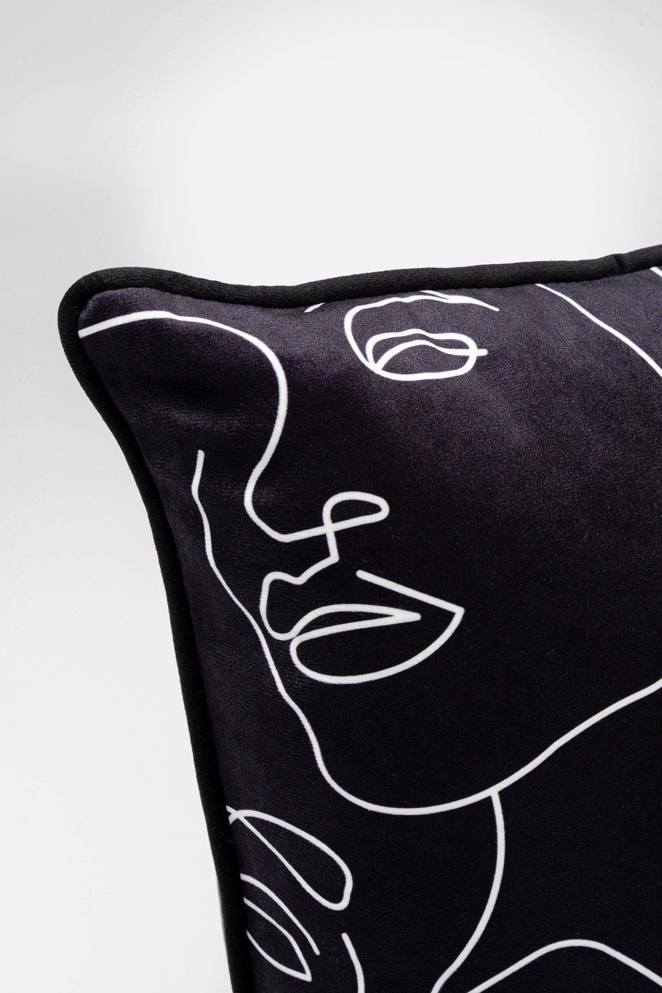 Kare - Cushion Faces 45x45cm