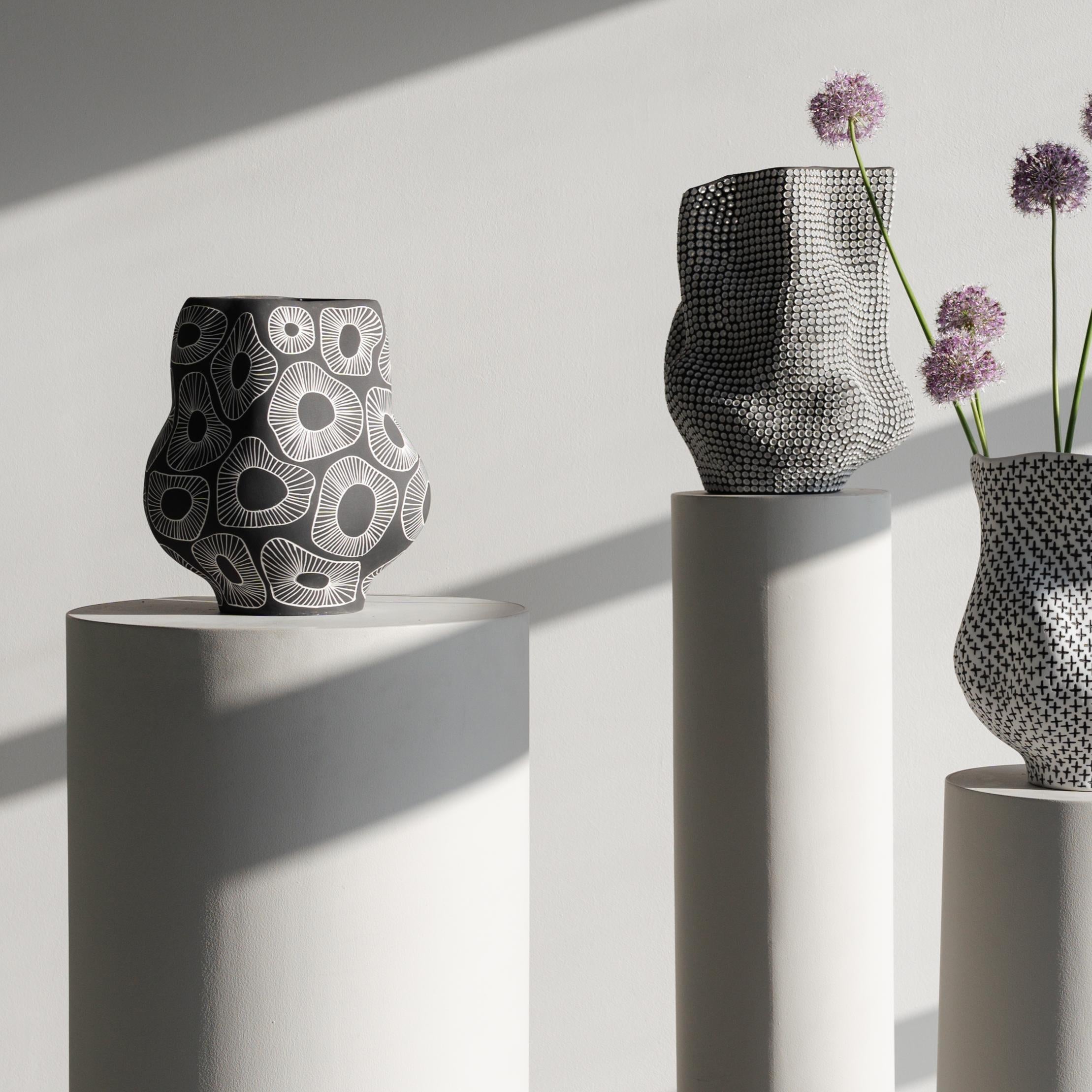 Kare - Vase Anemone Grey 33cm