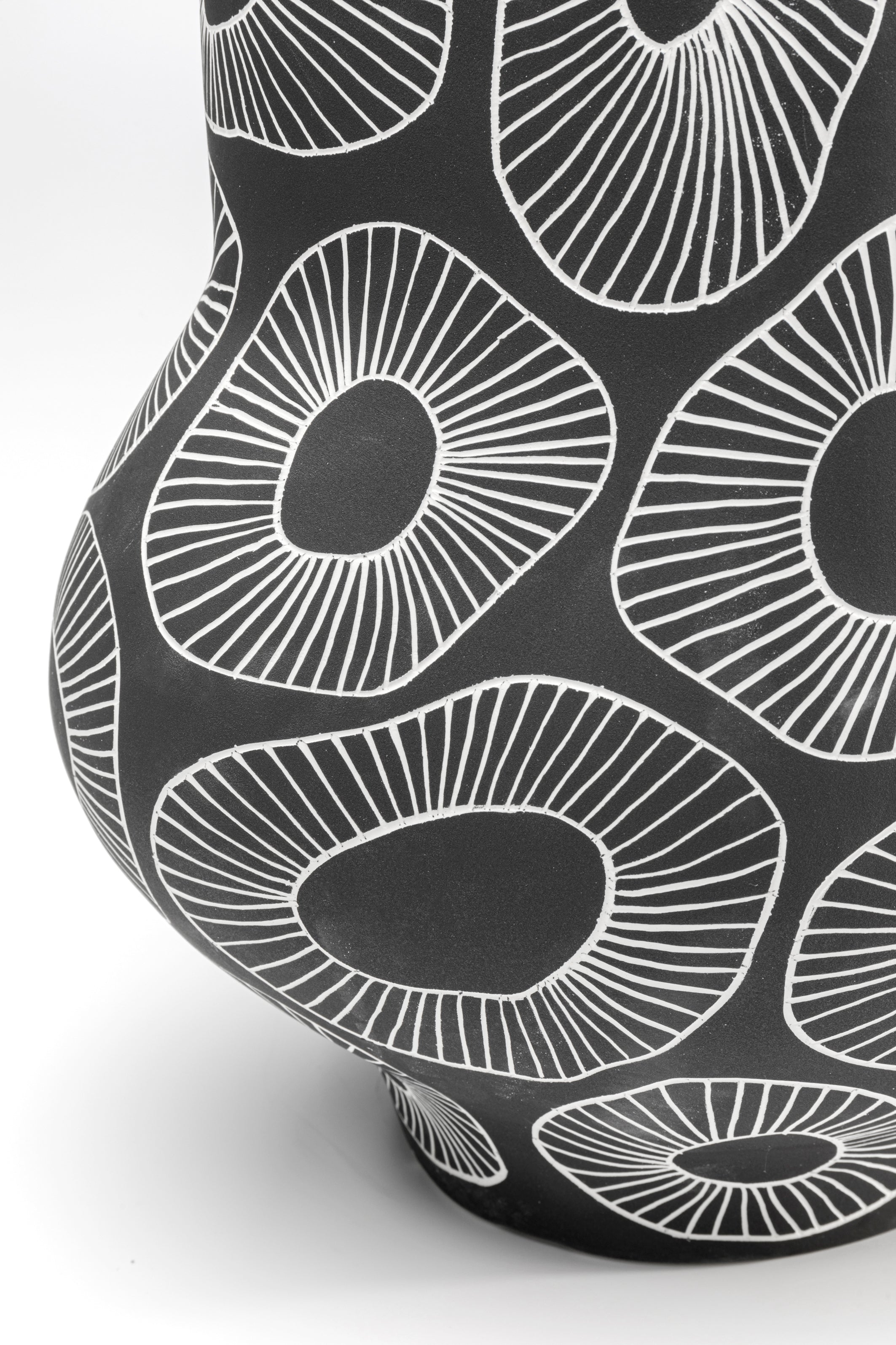 Kare - Vase Anemone Grey 33cm