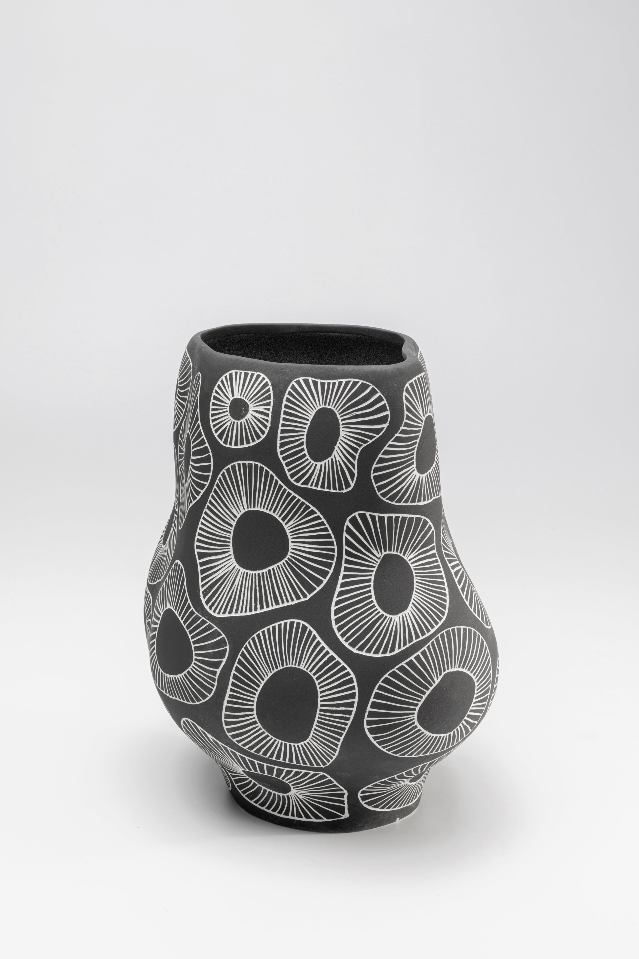 Kare - Vase Anemone Grey 33cm