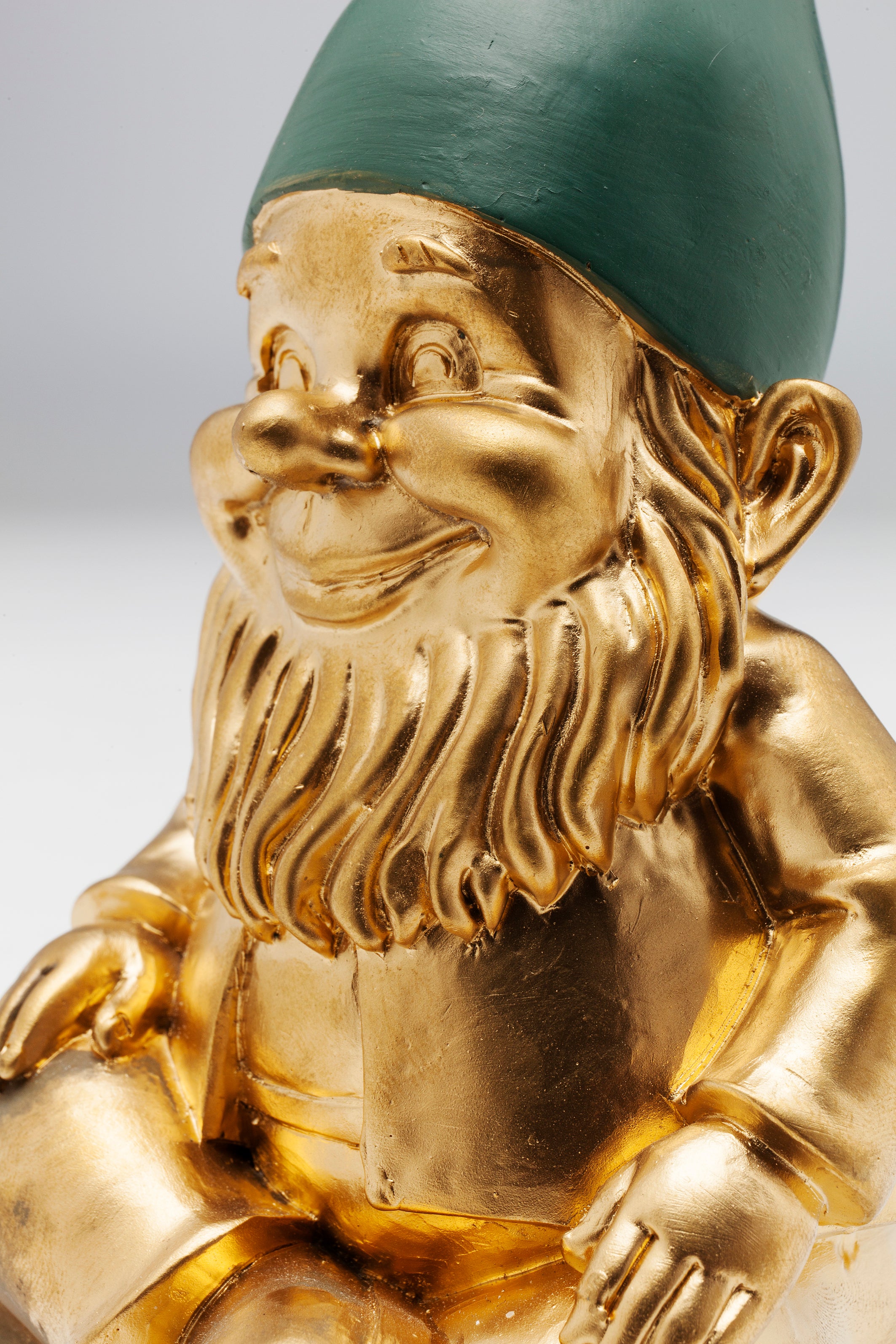 Kare - Deco Figurine Gnome Sitting Gold Green 19cm