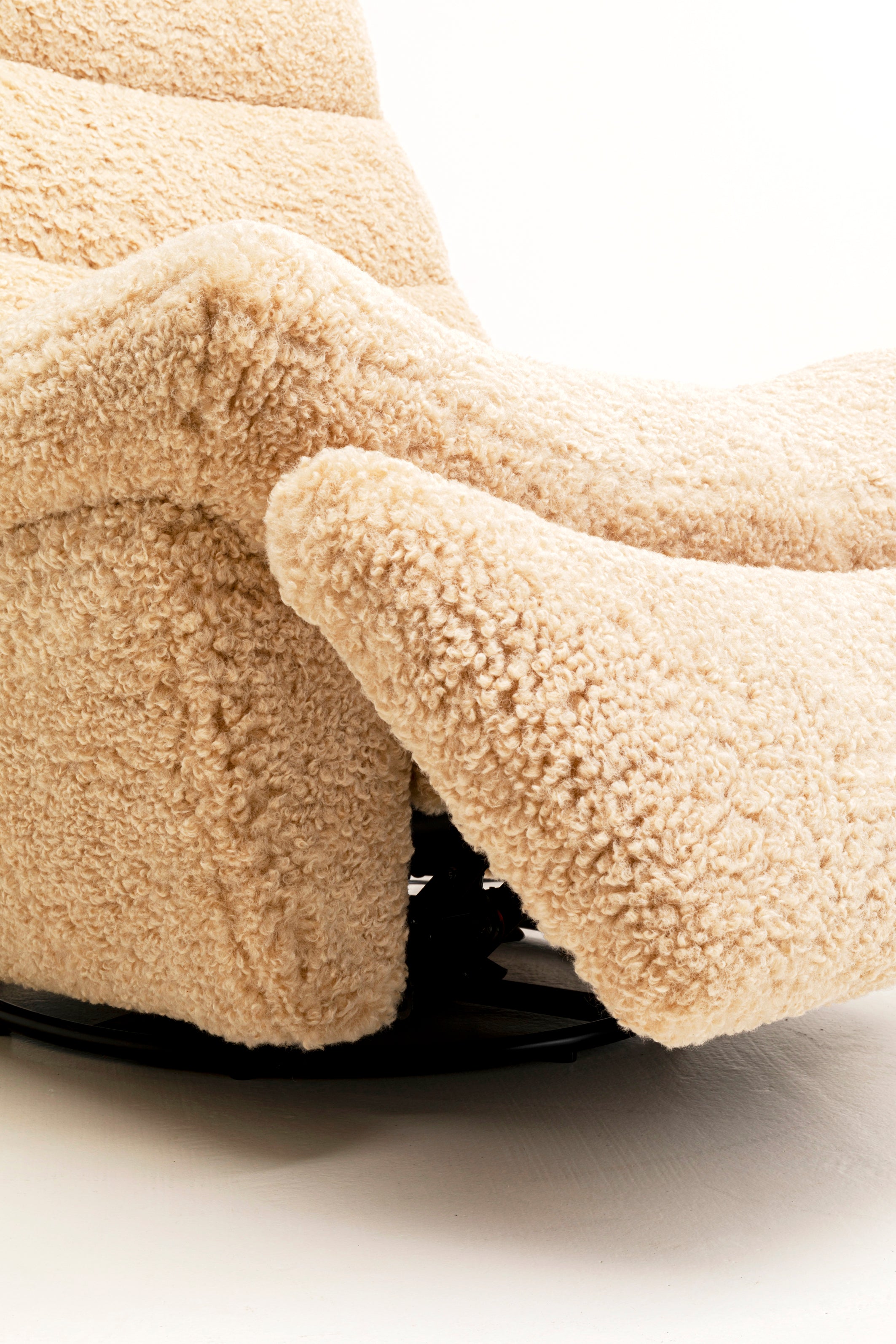 Kare - Relax Armchair Teddy Blush