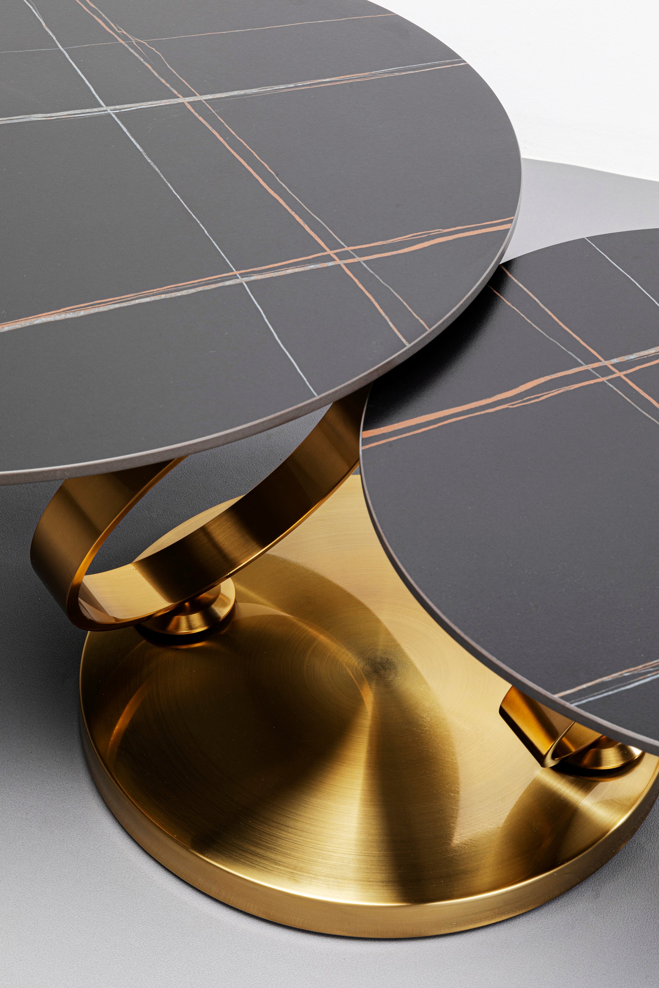 Kare - Coffee Table Beverly Gold 133x80cm