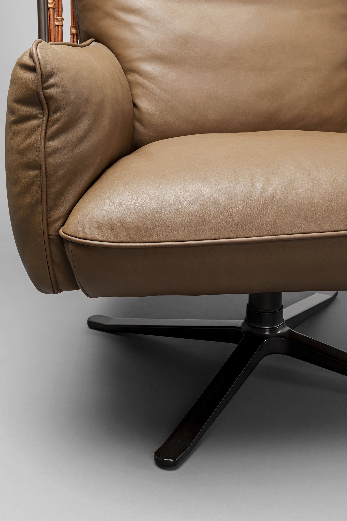 Kare - Swivel Armchair Paradiso Brown