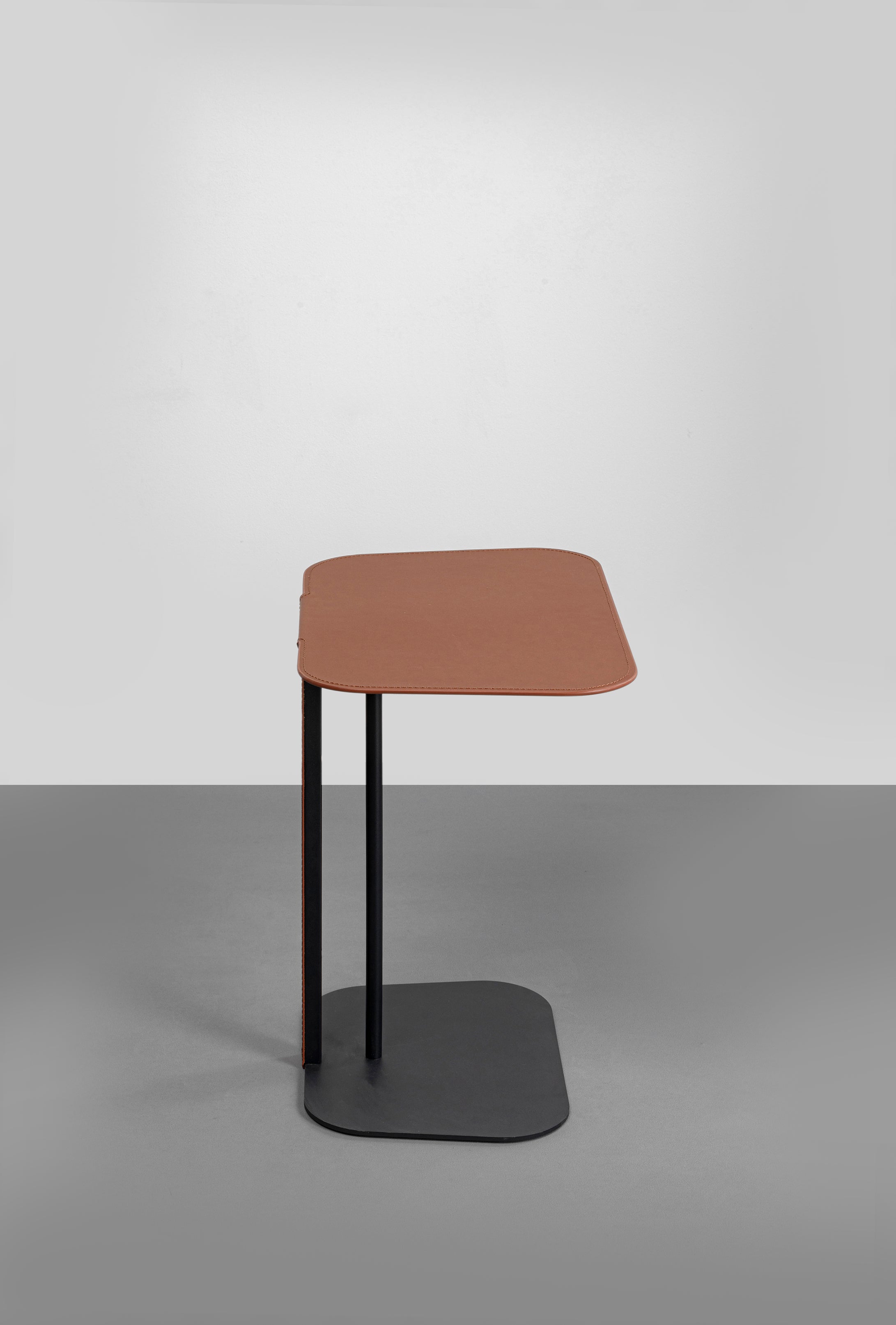 Kare - Side Table Hedi 61x39cm