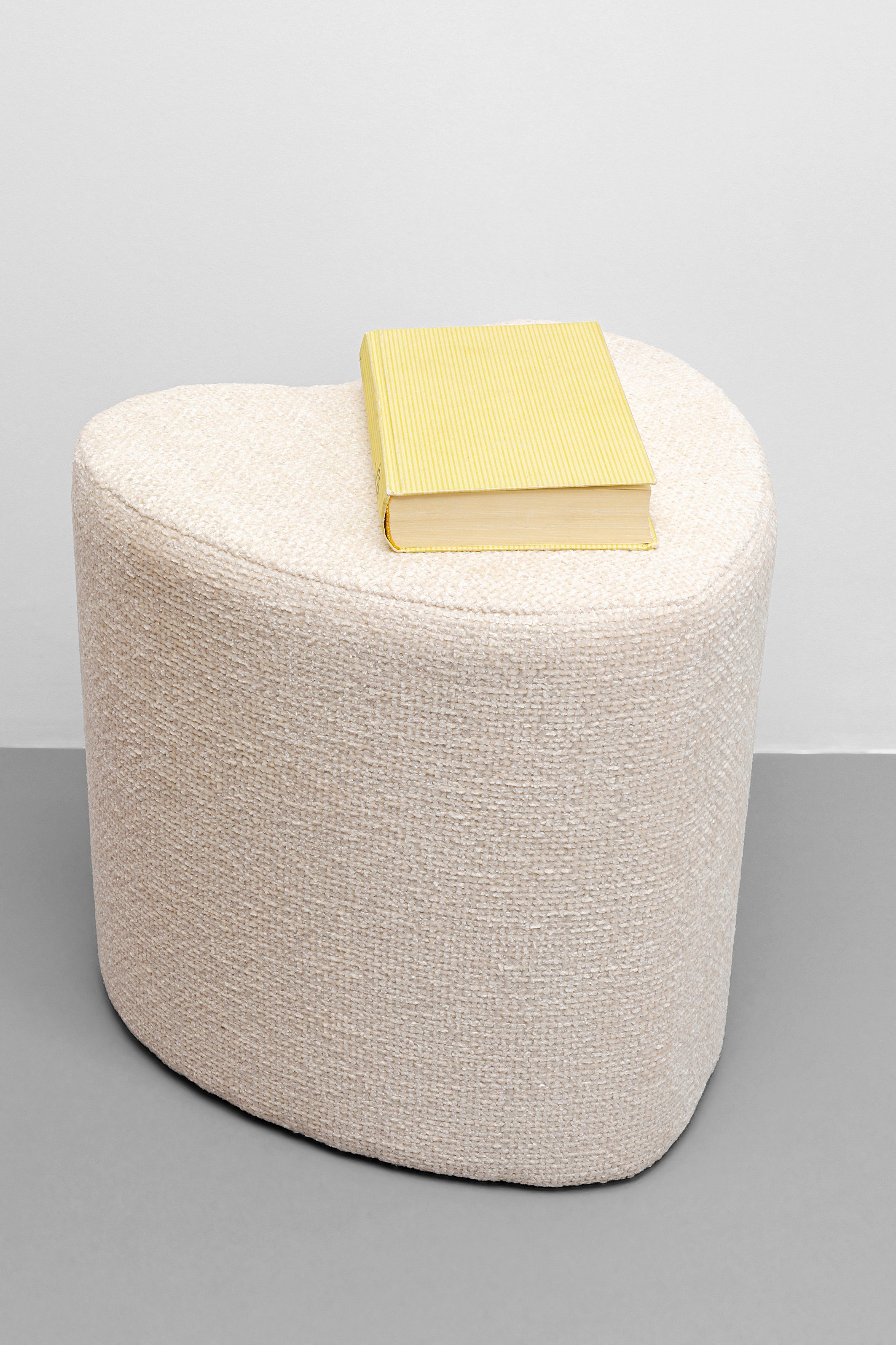 Kare - Stool Lovely Cream 36x34cm