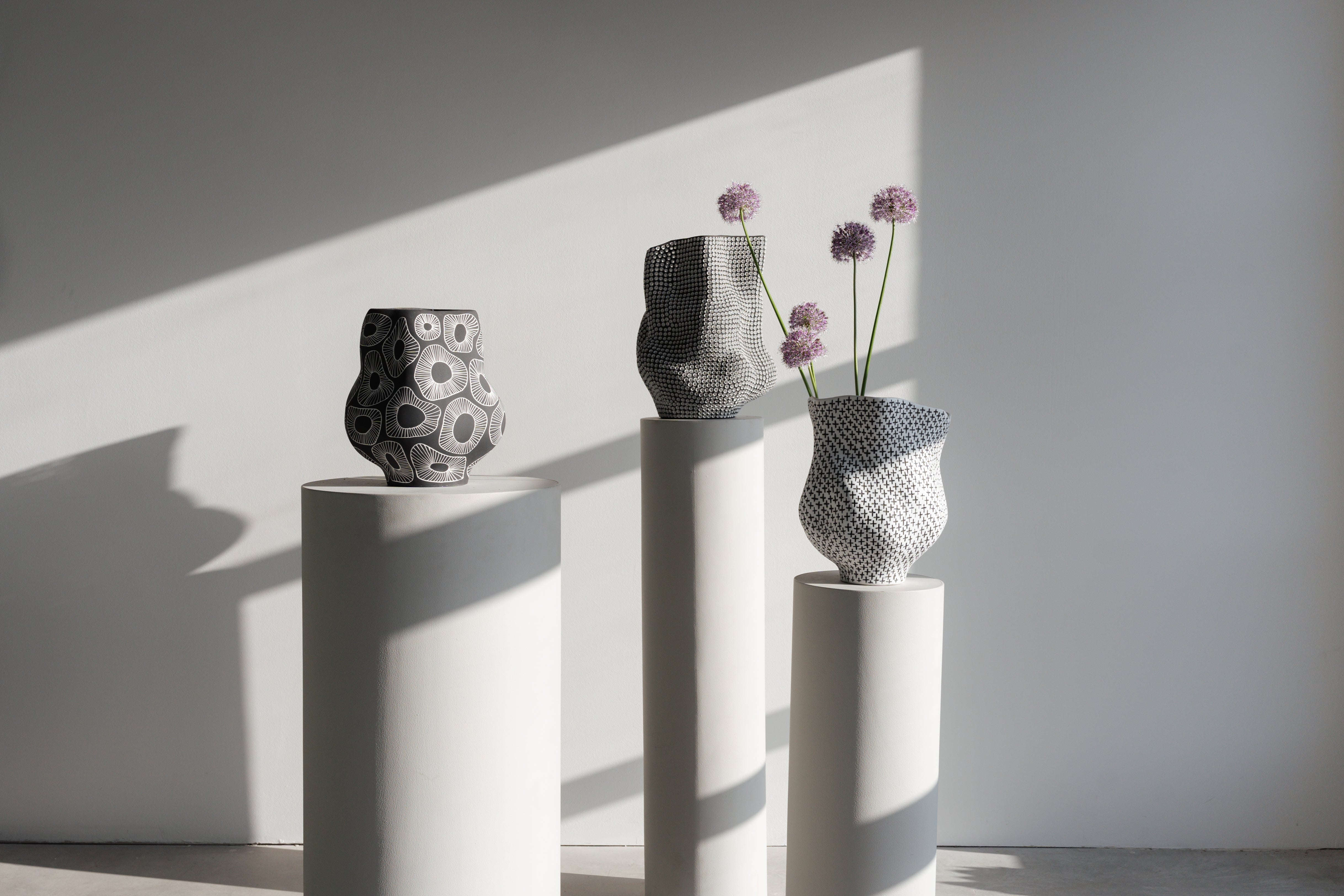 Kare - Deco Vase Anemone Black 43cm