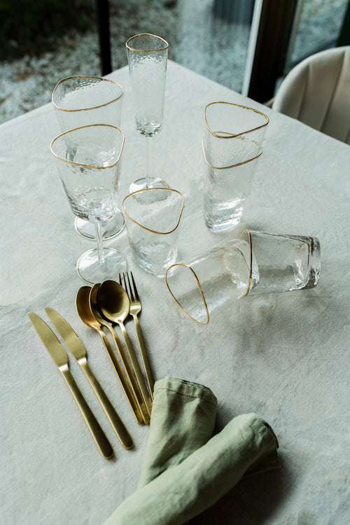 Kare - Red Wine Glass Hommage